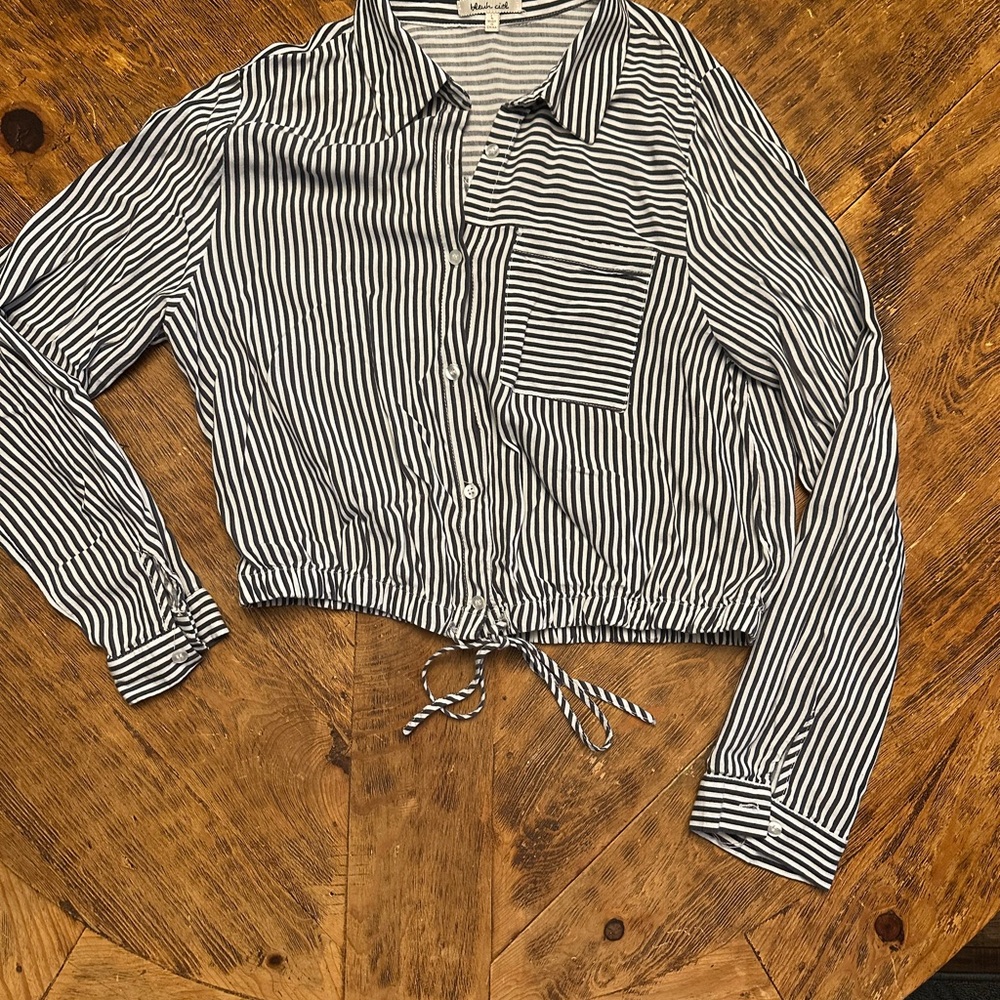 Bleuh Ciel Super Cute Black and White Cropped button down